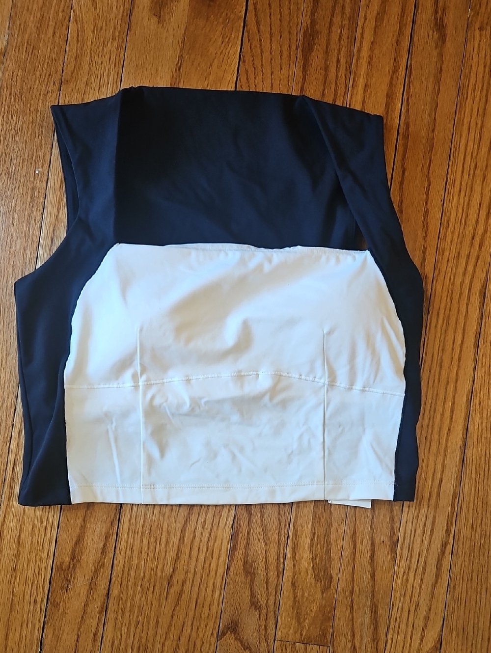 CALIA by Carrie Underwood Black and White Athletic Top- LYCRA, LARGE NWT